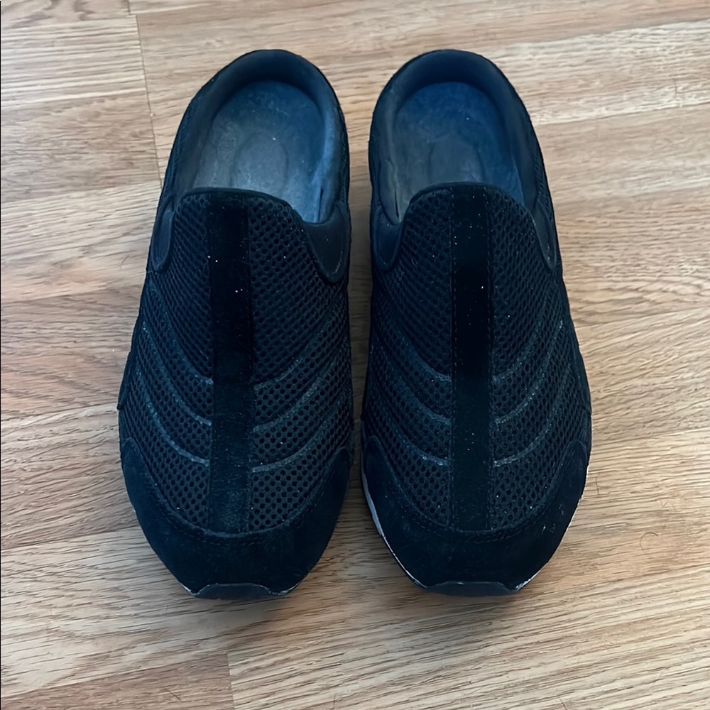 Easy Spirit Black Loafers Comfortable Slip-Ons
